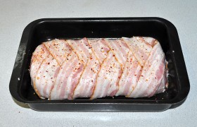 И тем же манером переворачиваем рулет – теперь в форму.