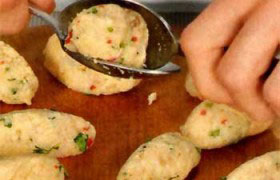 Рыбные котлеты с соусом чили - фото №3