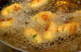 Рыбные котлеты с соусом чили - фото №4