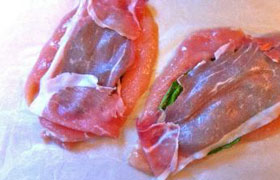 Роллы из курицы со спаржей, сыром, прошутто - фото №2