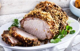 Свиное филе, запеченное в фисташках