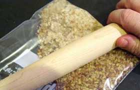 Свиное филе, запеченное в фисташках - фото №2