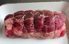 Запеченный мясной рулет - фото №2