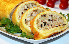 Мясной рулет в сырной корочке