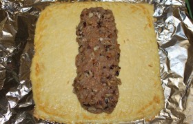 Мясной рулет в сырной корочке - фото №6