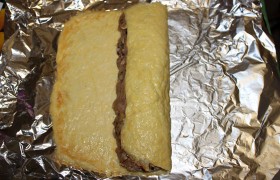 Мясной рулет в сырной корочке - фото №7