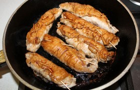 Свиные рулетики с черносливом - фото №6