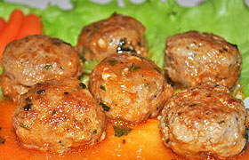 Пикантные фрикадельки в соусе