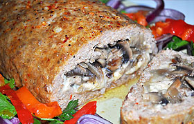 Рулет из мясного фарша с грибами