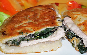 Свиная отбивная с грибами в тесте