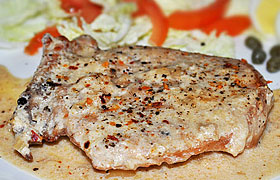 Свиные отбивные в сливочно-сметанном соусе